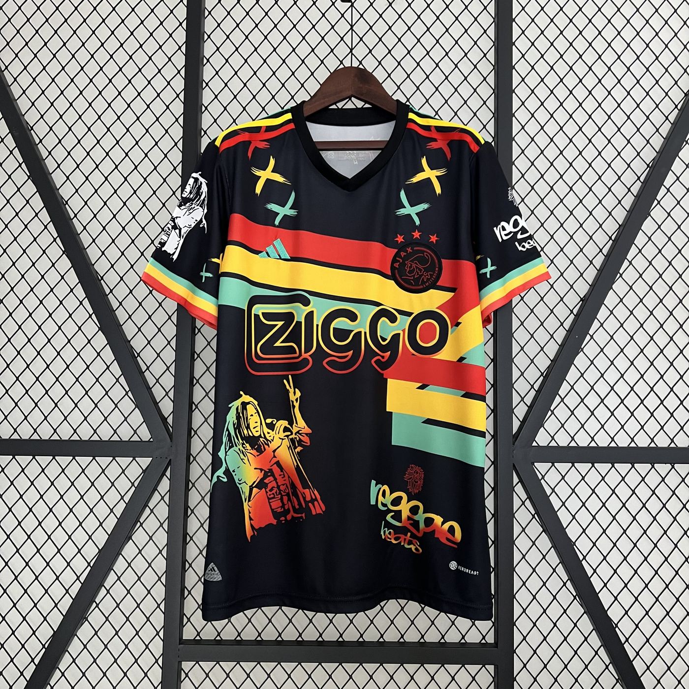 Ajax Graffiti Edition Size: S-XXL